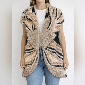 Liquid by Sioni Faux Fur Boho Vest Striped Tribal 1X‎